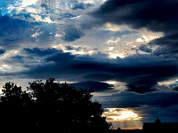 Prächtiges Wolkenbild über Bad Harzburg  Nach den heftigen Regentagen präsentierten sich heute kurz nach 6:00 Uhr prächtige Wolken am Himmel über Bad Harzburg.